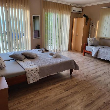 Sun And River Apartments Golubac Esterno foto