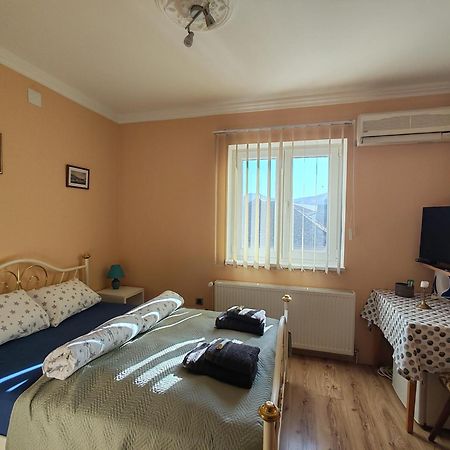 Sun And River Apartments Golubac Esterno foto