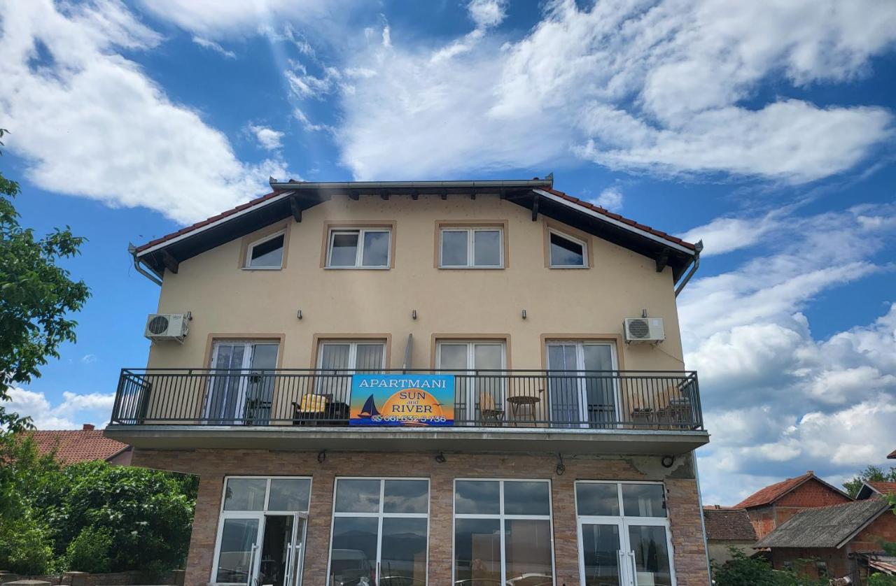 Sun And River Apartments Golubac Esterno foto