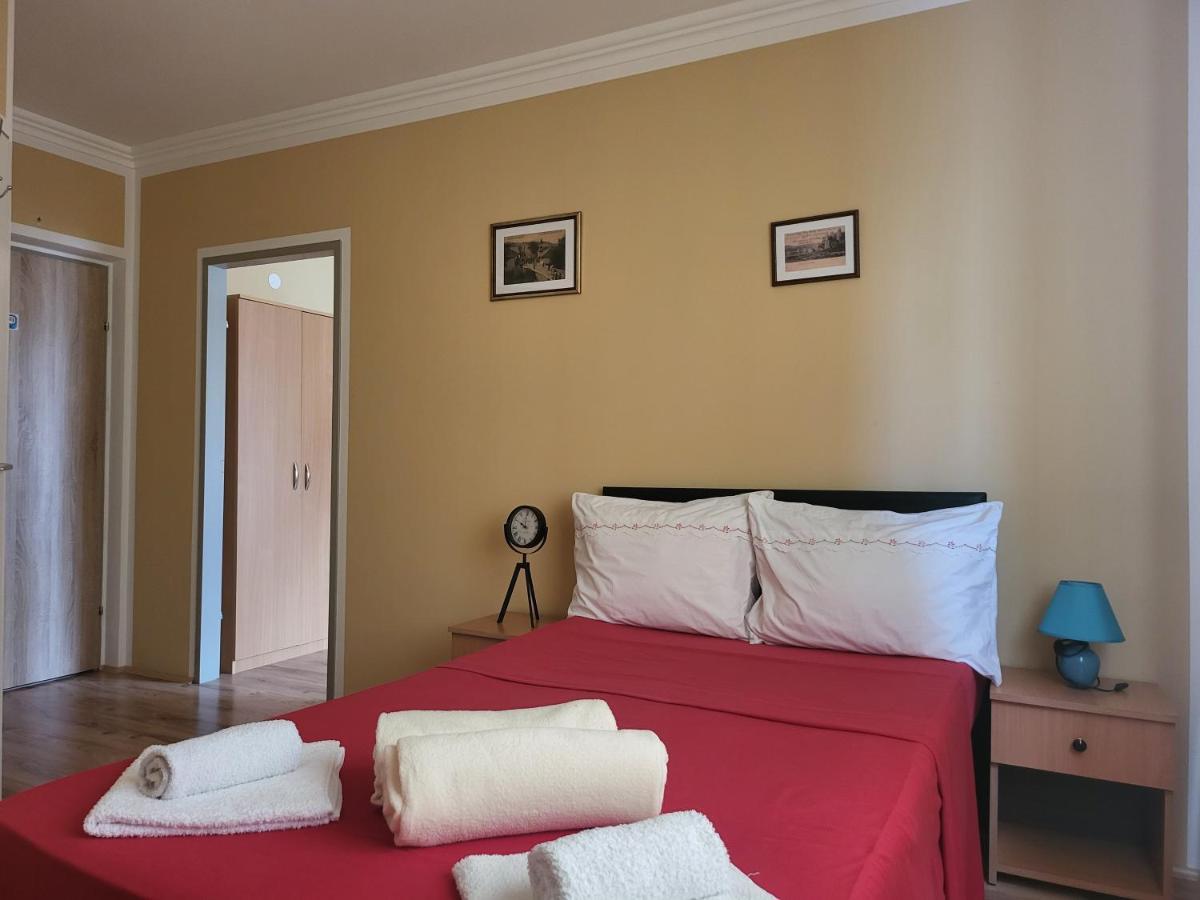 Sun And River Apartments Golubac Esterno foto